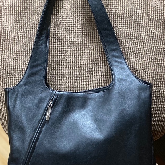 SALVATORE FERRAGAMO LEATHER HANDBAG - Picture 1 of 10